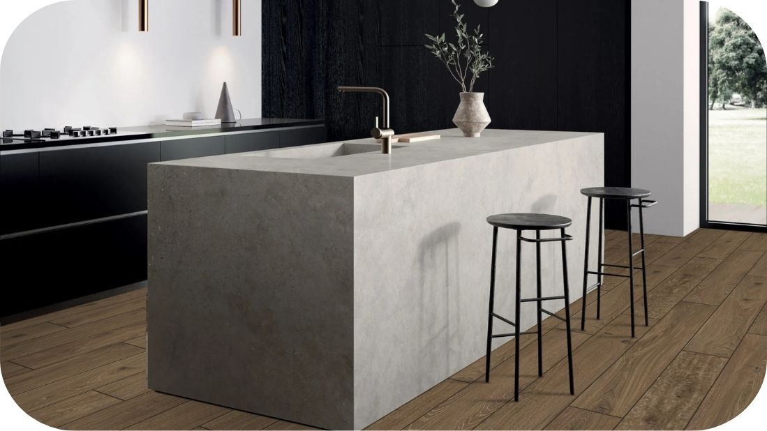 Bezbedne i zdrave granitne pločice u kuhinji sa drvenim dezenom