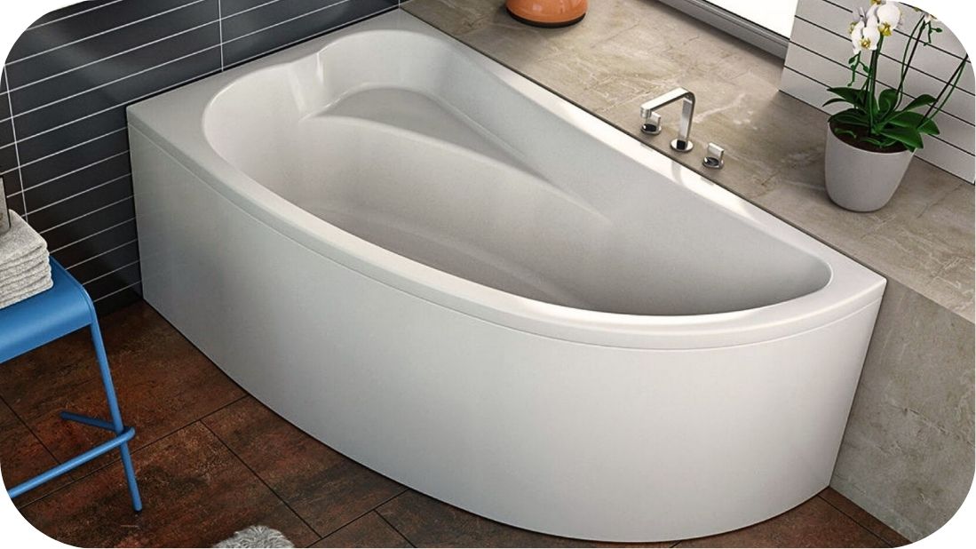 Ergonomski oblikovana kada za malo kupatilo