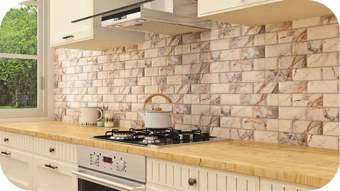 kuhinja-oplemenjena-mermernim-dezenom