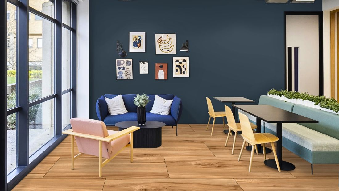 Oak Wood Matt 60x120 podne pločice u dezenu drveta u kafiću