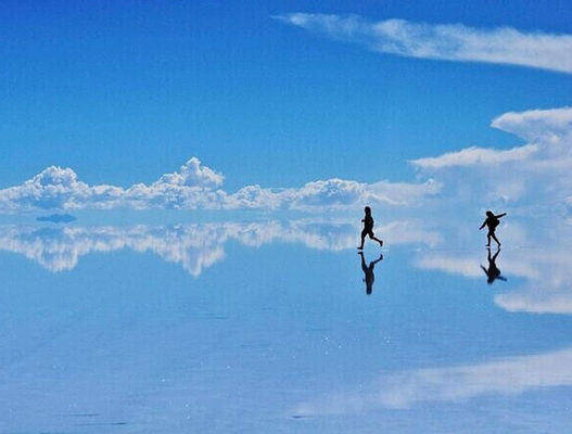 Ogledalo kao refleksija stila - vodič za odabir kupatilskih ogledala