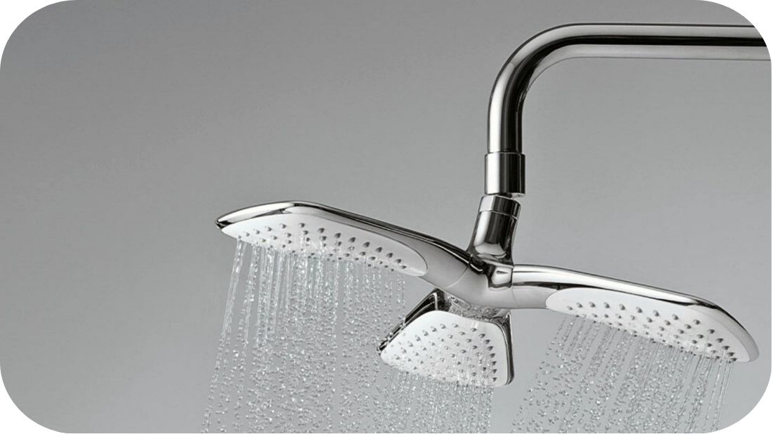 Tuš ruža sa više režima prskanja u radu